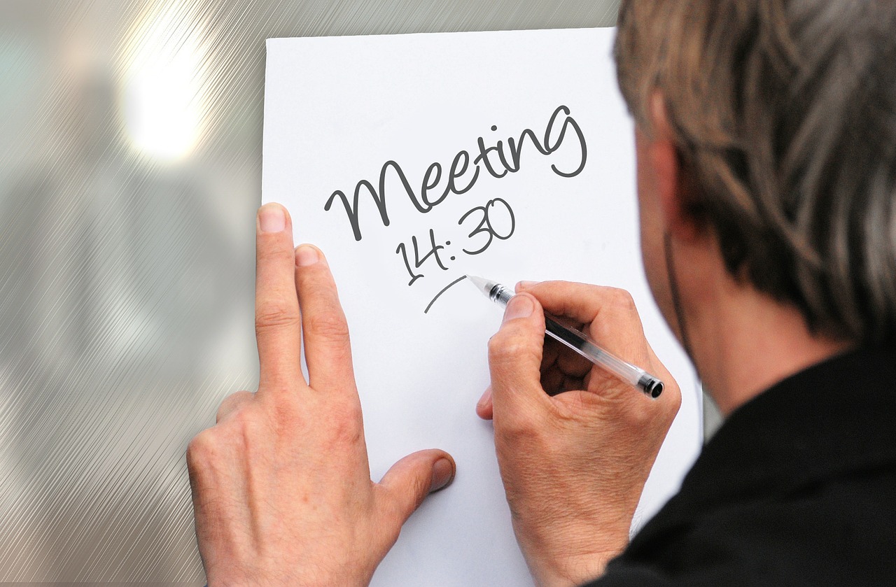 Virtual Meetings: Is the chat function useful?